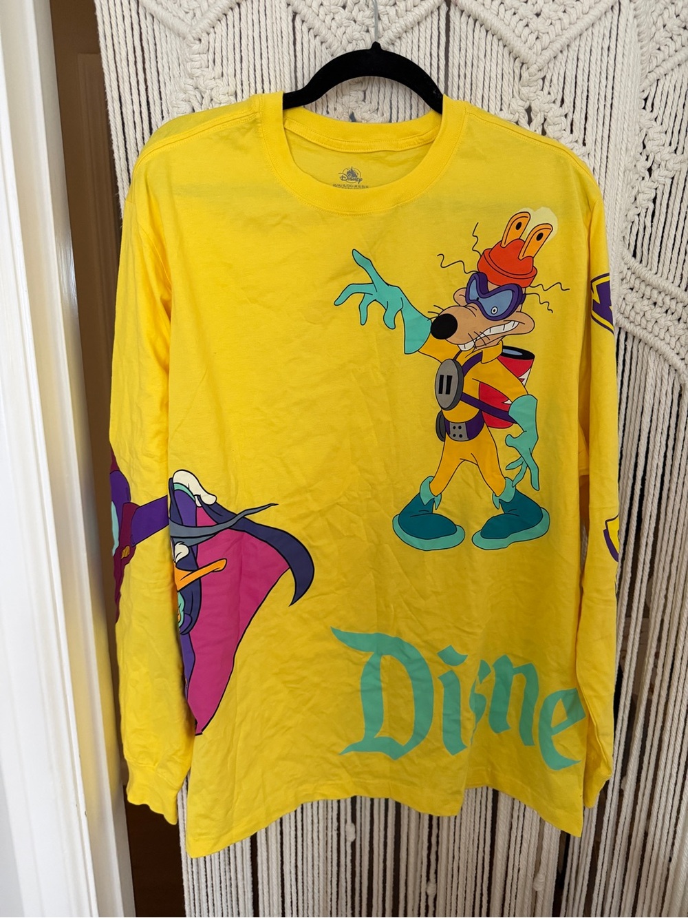 NWOT Disney land long sleeve yellow Tshirt Darkwing duck - L